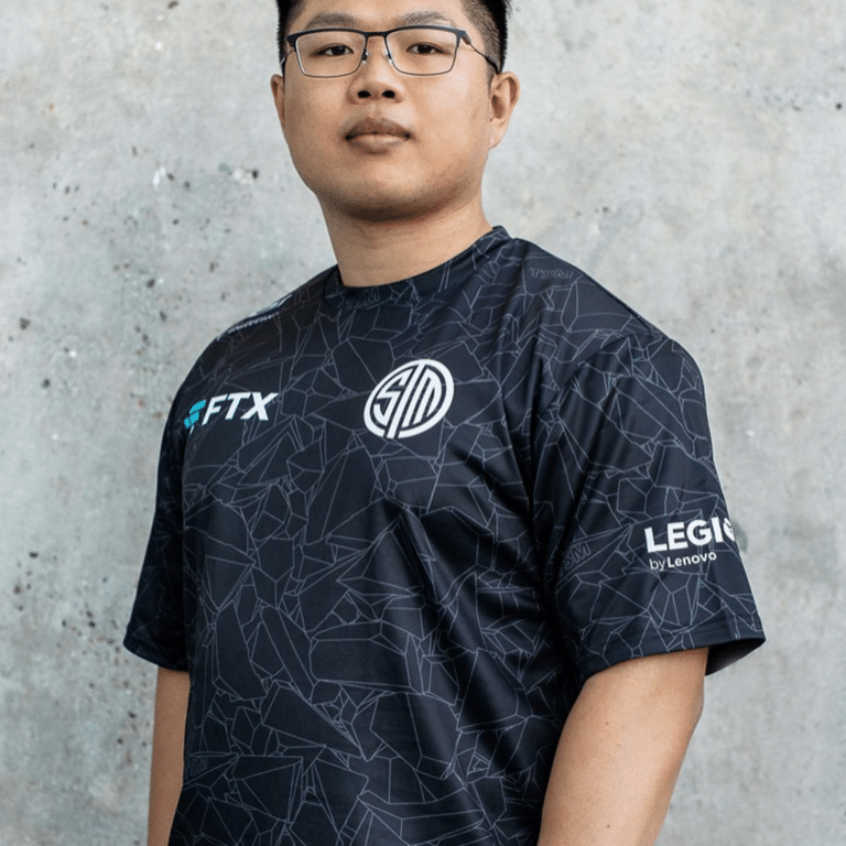 Wardell wearing his TSM pro jersey