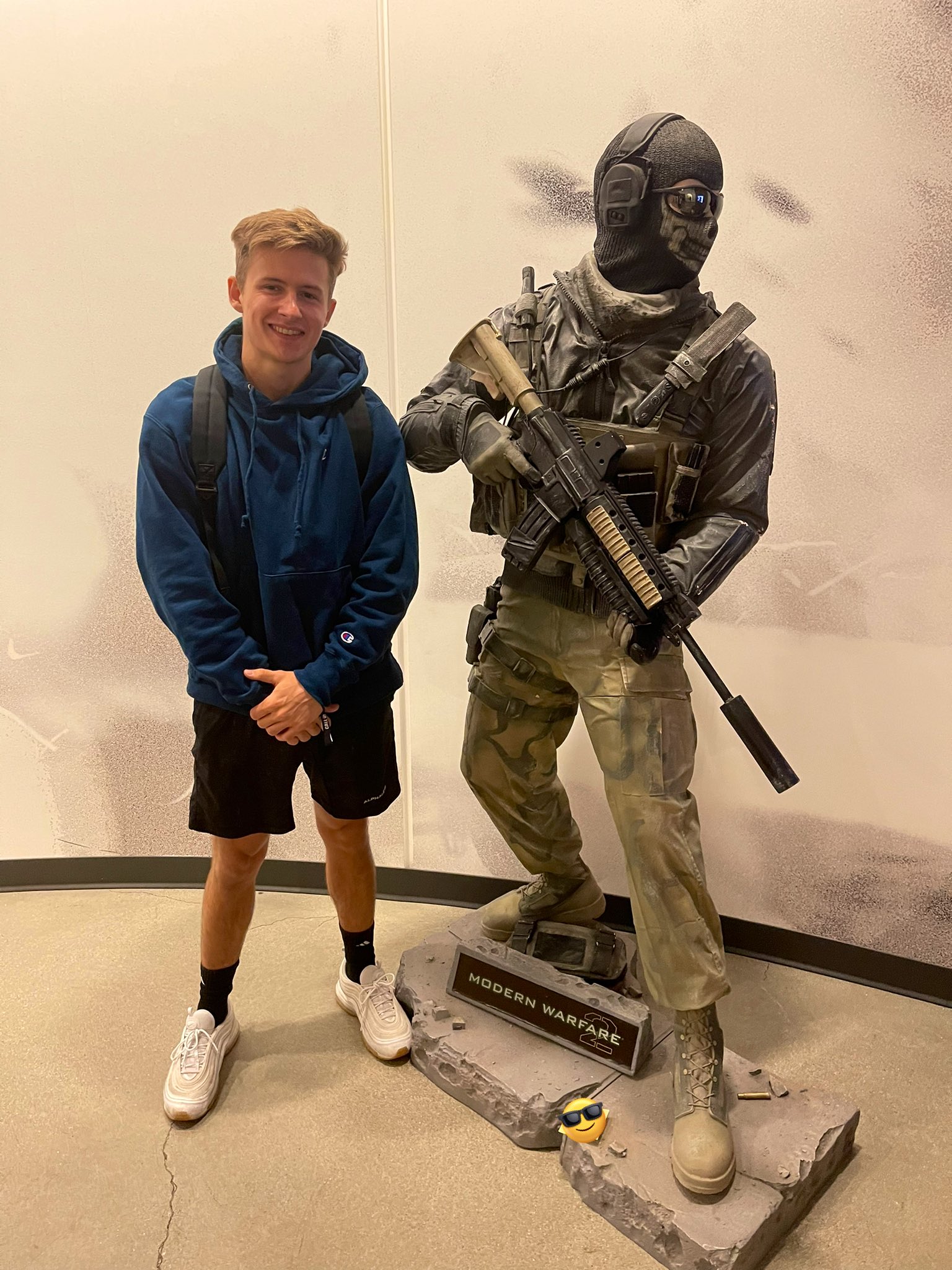 Symfuhny beside a Call of Duty statue